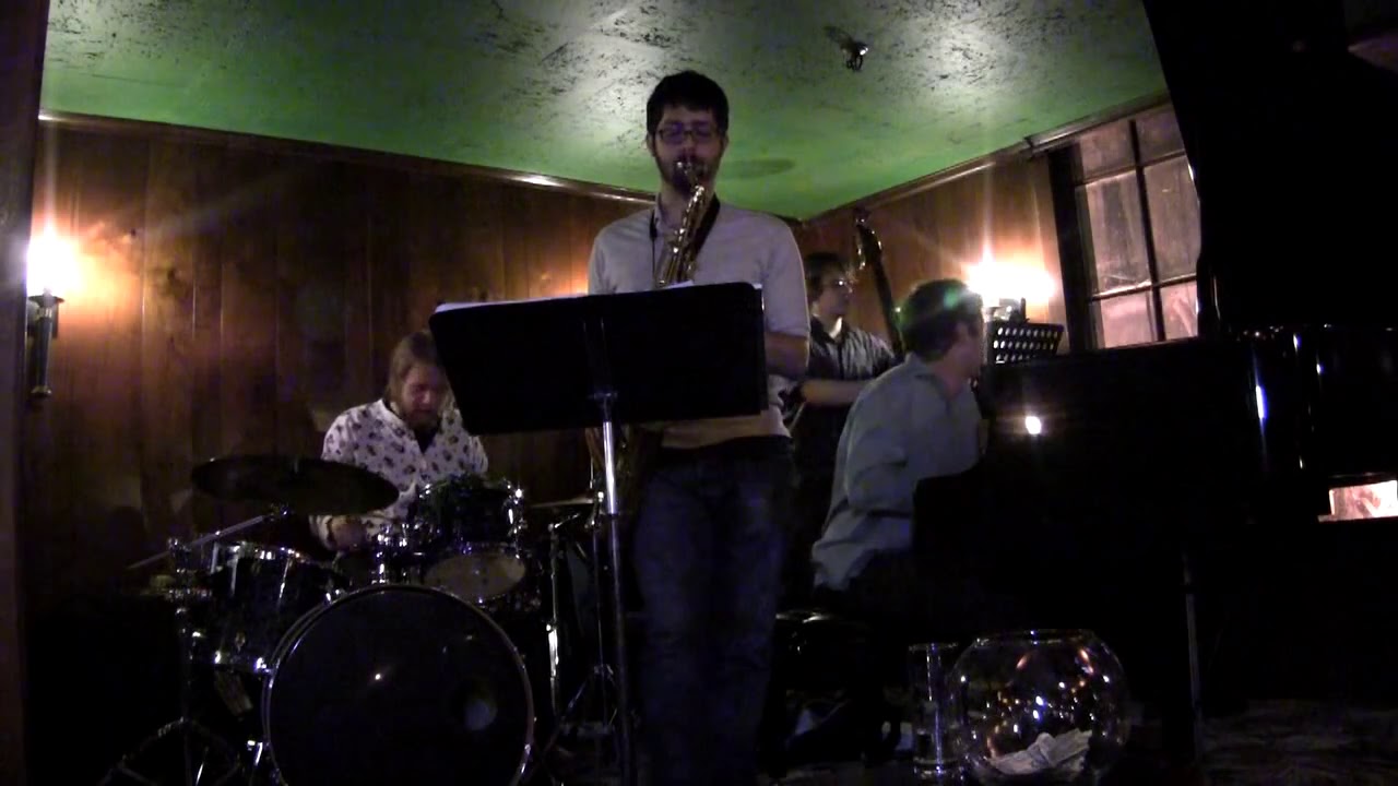 Knives Out (Radiohead) covered by The Sugar Plum Larrys (2011) YouTube