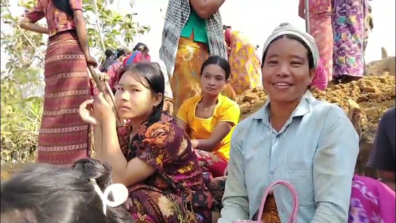 သာလီစွပါ အင်လိုး ရခိုင် လိုမျိုးတီ လိုနေ့ပါယေ စေတီ တေဟို ဆူယေ ကျနော်တို့ ရွာ အထားမှာ မြေဘက်နေ့ပါ‌ယေ။