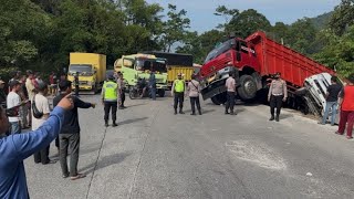 Innalillahi Kecelakaan Beruntun Mengerikan Lalu Lintas Lumpuh Total Di Tanjakan Sitinjau Lauik