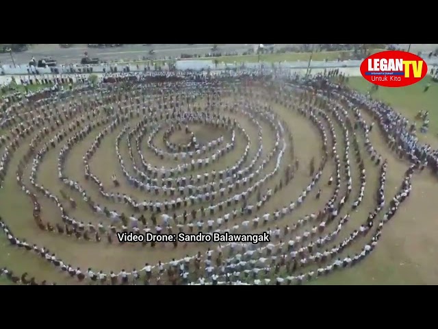 Drone Lengkap Dolo Gampang Hala 2000-an Siswa di Lembata. Cipt. Vinsen Ile Ratu class=