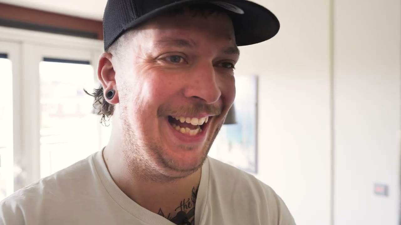 Christoffer, zij-instromer bij Abrona, in gesprek met Linda Hakeboom