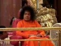 Raviraj nasery singing sab khuda ke bande in front of bhagwan sri sathya sai baba