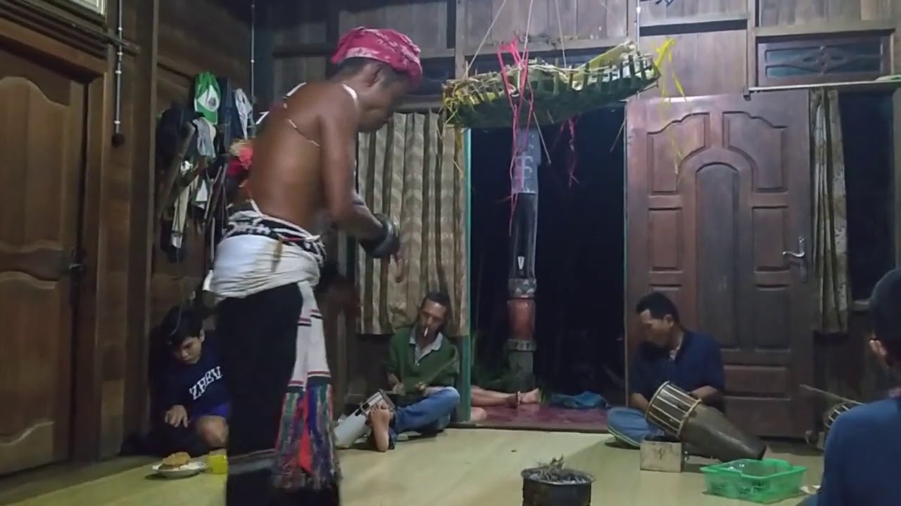 Ritual balian. Adat Dayak dusun malang