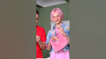 ЧТО У КАРЕЙКИ В СУМОЧКЕ?
