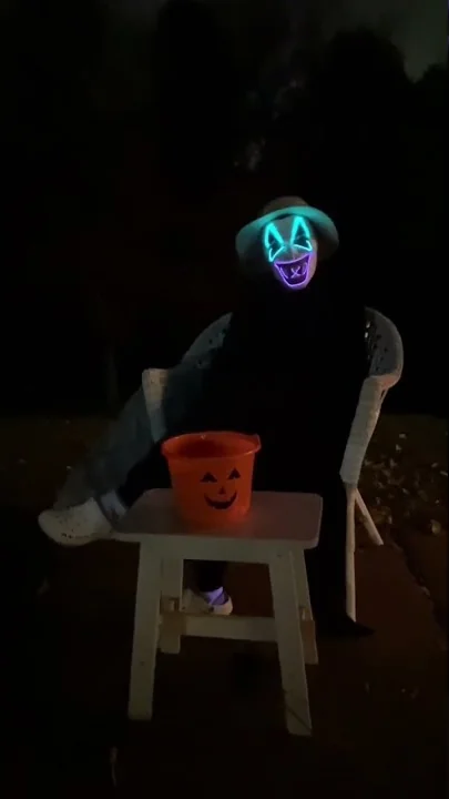 halloween 我在等待孩子们。
