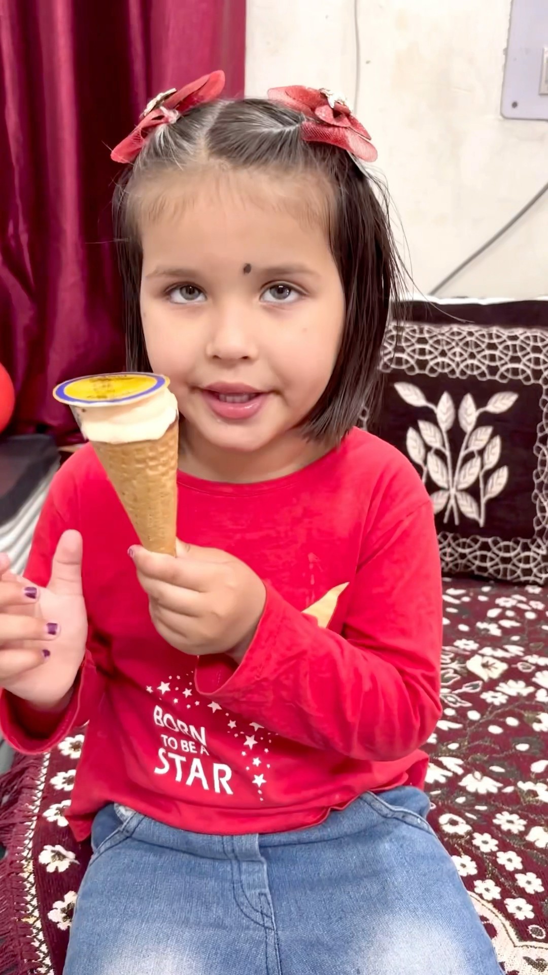 Vedika akshita snatched icecream from her father??