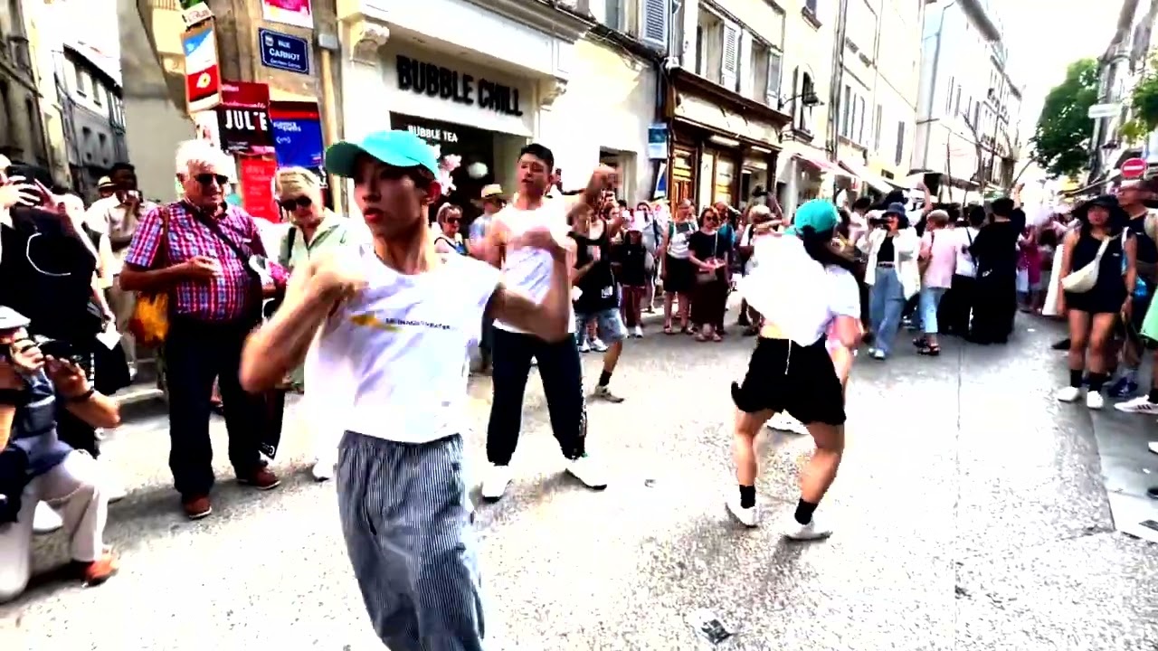 LEI Dance Theater "FLOW"  in AVIGNON (Street Propaganda)
