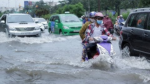 TPHCM chi 500 tỷ nâng đường Nguyễn Hữu Cảnh - Người dân nơm nớp lo sợ