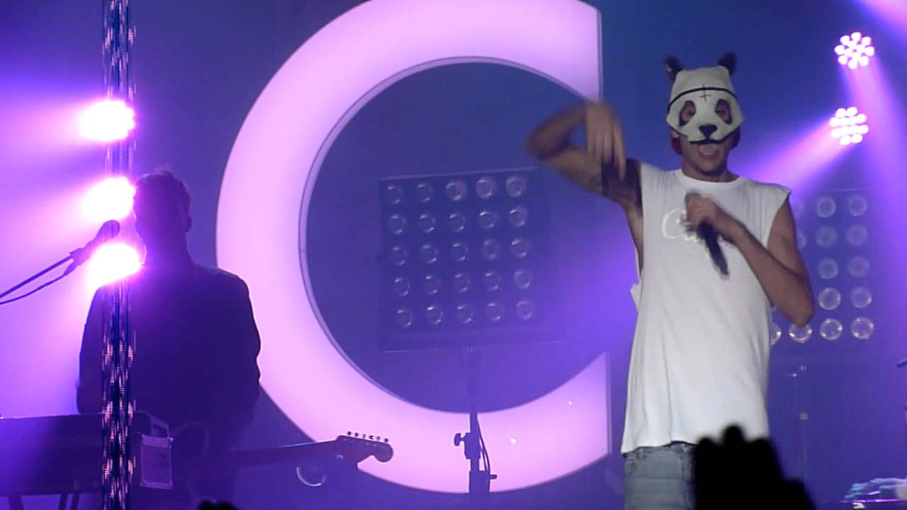 Cro Ich Hab Keinen Benz Vor Der Tür Cro Kein Benz Hamburg 19.1.13 - YouTube