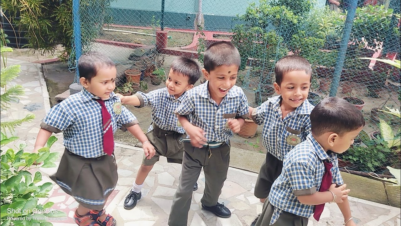 school-chutir-pore-bondhuder-sathe-ektu-khela-youtube