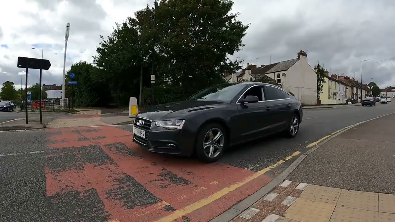 Cycling through Kingsbrook to Aylesbury Station