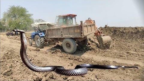 Jcb 3dx Backhoe Loader Machine Loading Mud In Sonalika DI 740 III S3 And Mahindra 475 DI 🚜 #jcb