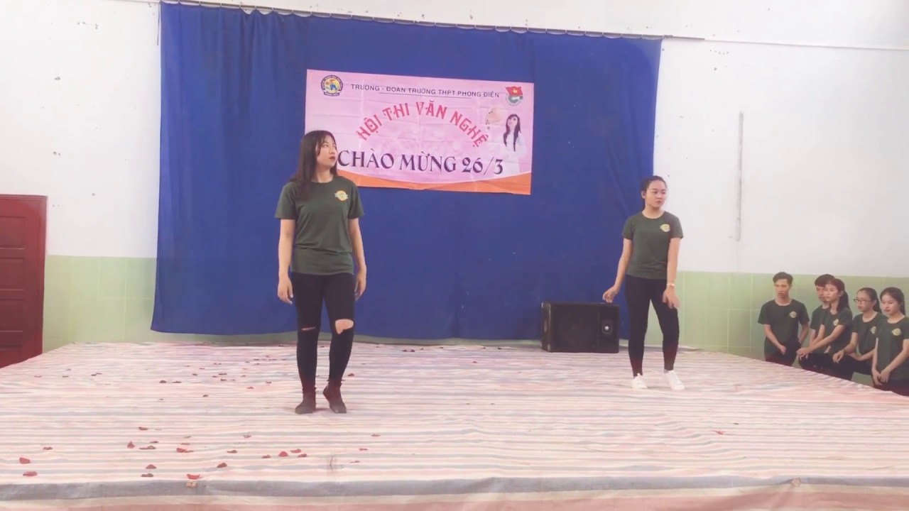 11B1 Trường THPT Phong Điền