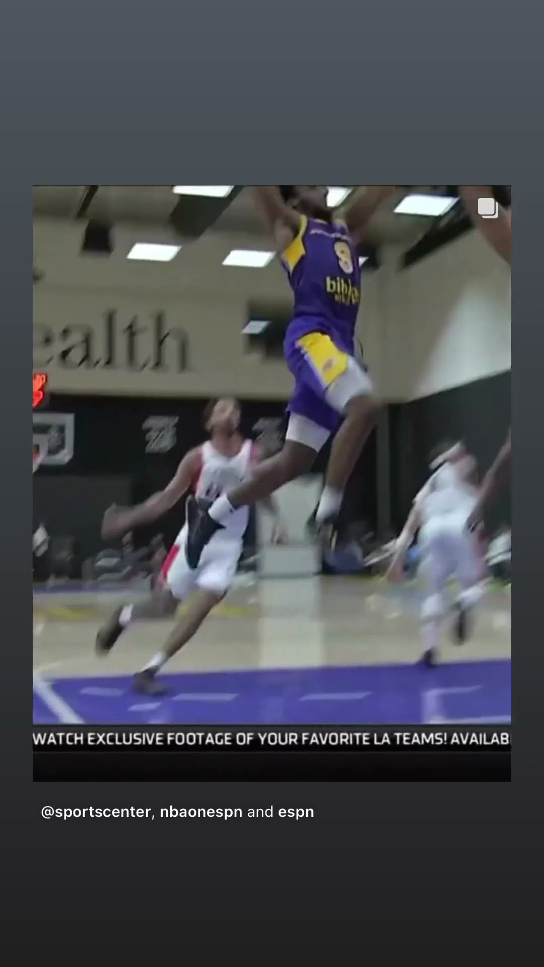 How about this dunk #hoodnews #bronnyjames #dunk #poster #gleague #basketball #sports #how #wow