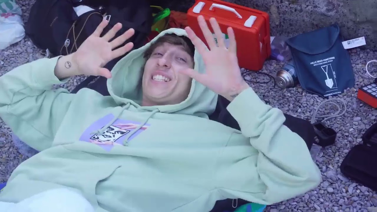 Sopravvivo su una spiaggia deserta _PERICOLOSO_ 