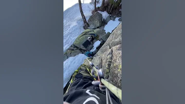 Climbing in winter ALONE 🥶 (don’t do it)