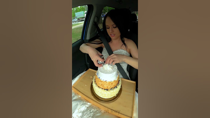 She Opened A Bakery Right In The Car! 😲 Wedding Cake On The Go!