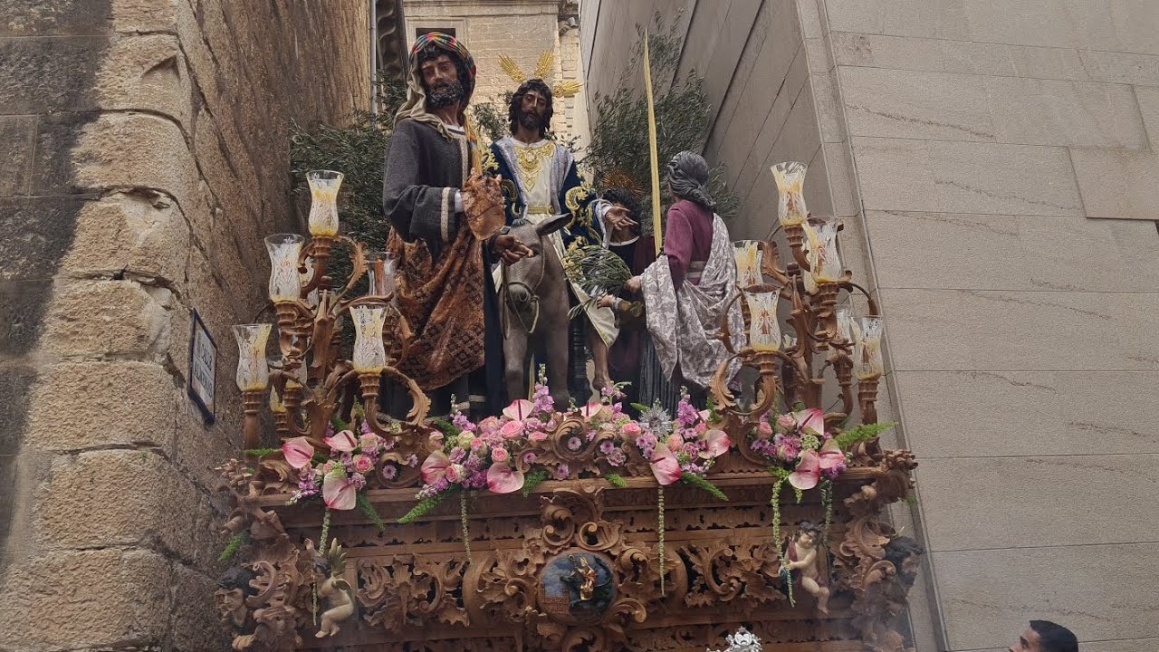 Calle Almenas | Nuestro Padre Jesús de la Salud. Borriquilla | Jaén | Domingo de Ramos | 2024 |