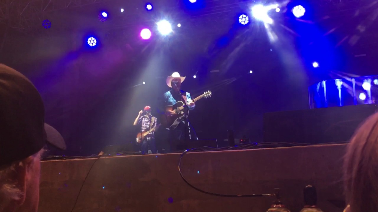 Cody Johnson Gotta Be Me (Live) YouTube