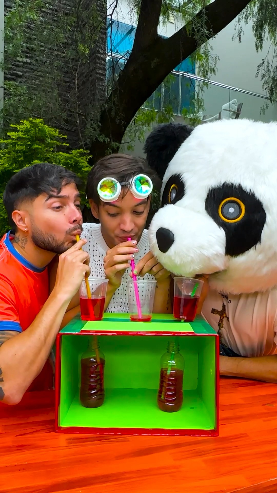 ¡Mira este truco de Magia con una botella! ??