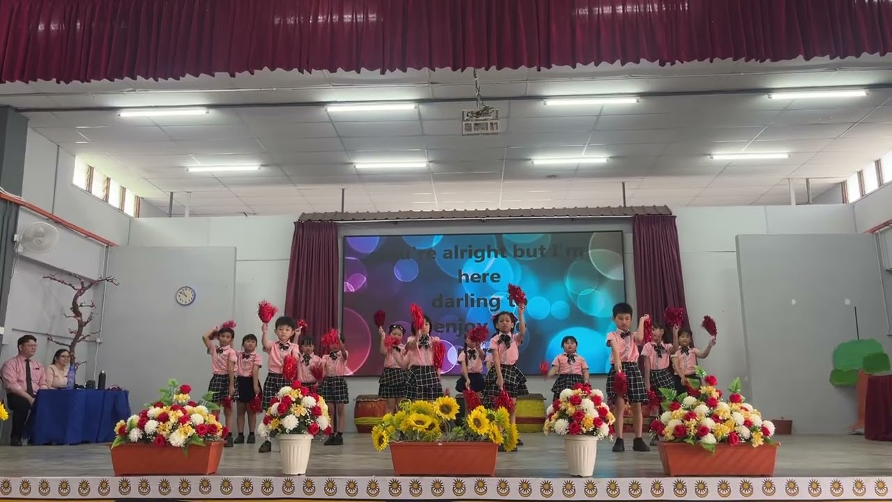 2025年恳亲会一年级舞蹈表演「HELLO」