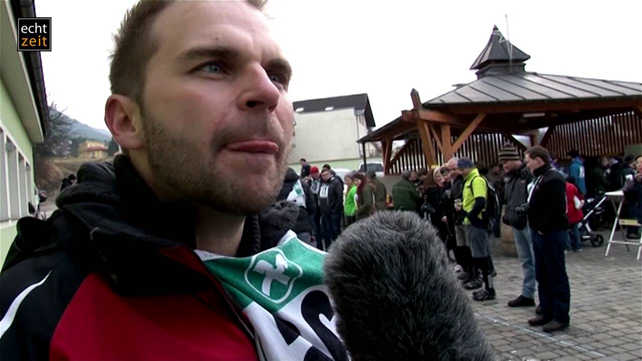 Christbaumweitwerfen in Enzenreith für einen guten Zweck