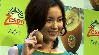 瀬戸朝香、第2子出産後初公の場「家では明るいママ」 『2014 ゼスプリ・キウイフルーツ』新CM発表会 瀬戸朝香 検索動画20 瀬戸朝香、第2子出産後初公の場「家では明るいママ」 『2014 ゼスプリ・キウイフルーツ』新CM発表会 瀬戸朝香 検索動画 20