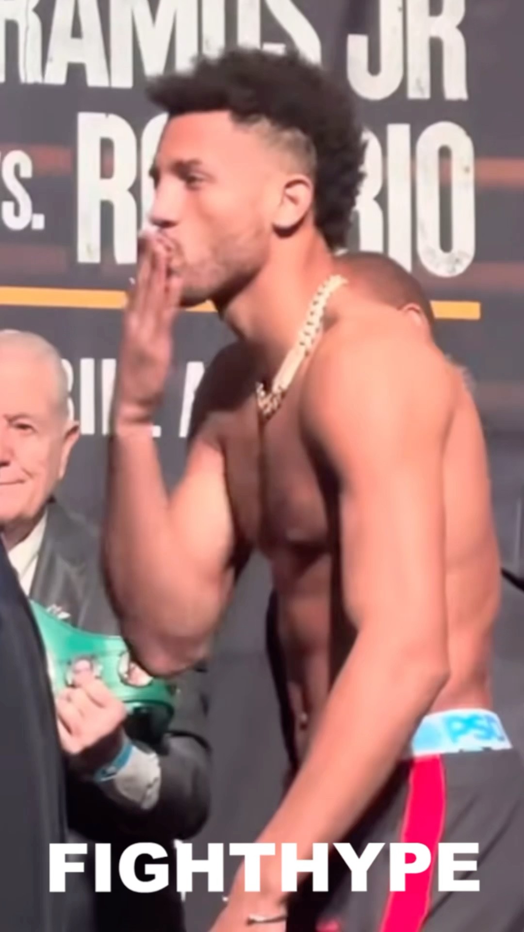 David Morrell BLOWS KISS at David Benavidez \u0026 TAUNTS him • INTENSE FACE OFF