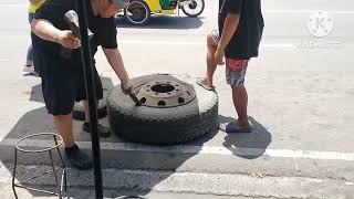 Tubeless sidewall damage change tyre easy method 11r22.5 by VRAS CHANNEL 83 views 1 day ago 5 minutes, 42 seconds