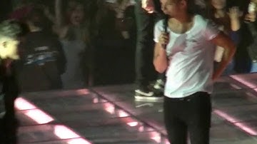 One Direction - Change My Mind & One Way or Another 13.4.13