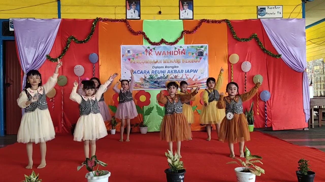 Tarian Korea TK Wahidin kelas B4