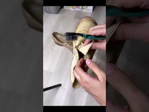 ليه ترمى الجزمه اللى تقشرت لما ممكن تصلحيها ب٤جنيه بس