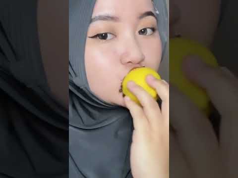 Life hacks cara membuat bibir sehat dengan lemon