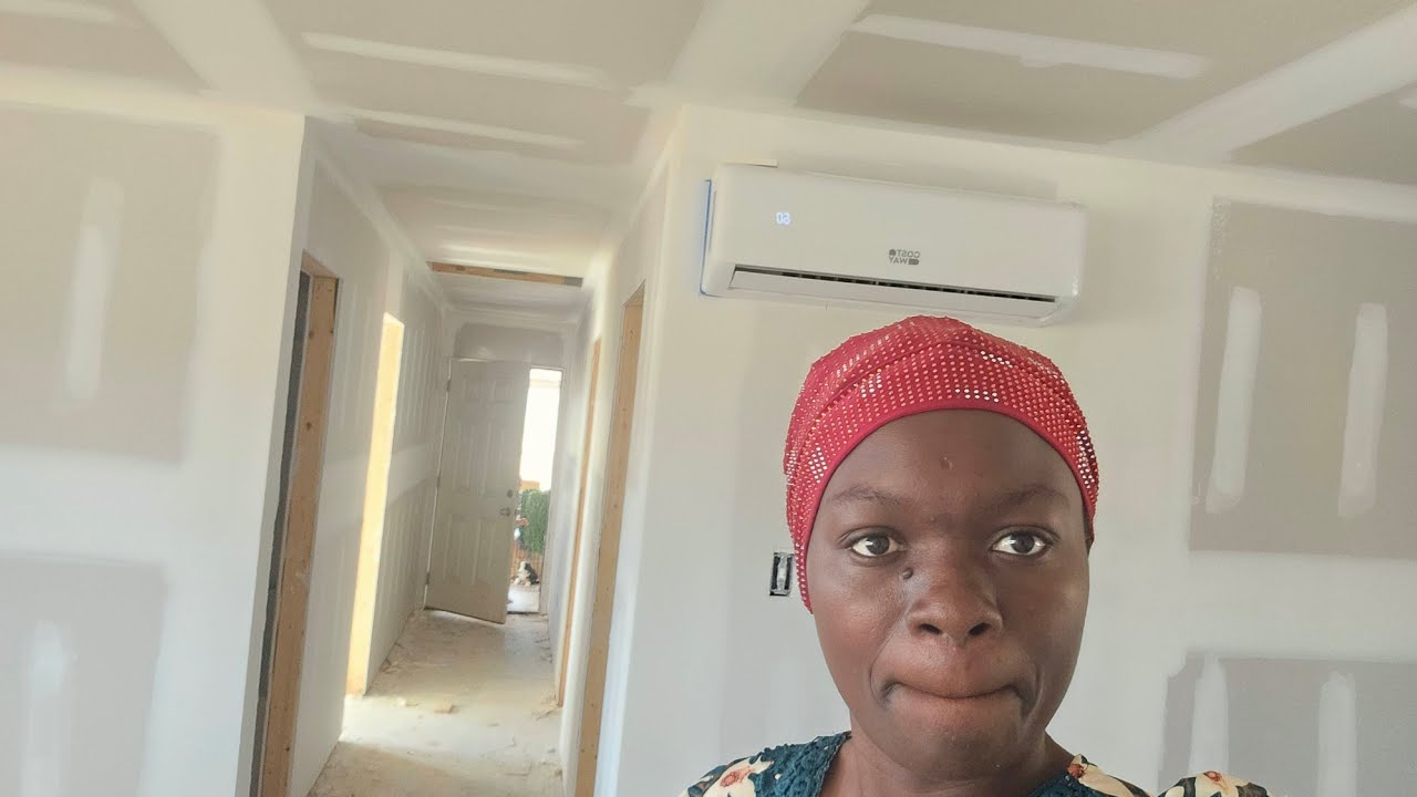 “Tusafishe nyumba mpya pamoja 🏡 Uvivu wa leo, leo matusi iko😂😂