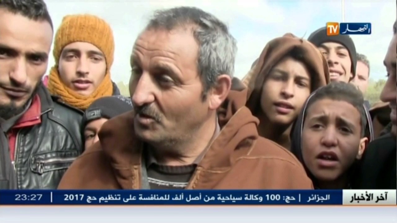 الجلفة: سكان عين معبد يغلقون الطريق بسبب تغيير محطة توقف الحافلات