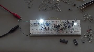 Alternating fading LEDs using 2 different approaches to linearise the LED brightness V1