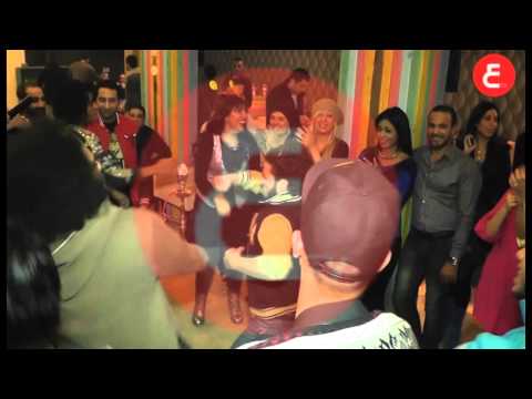 كل اصحاب مى كساب فى عيد ميلادها