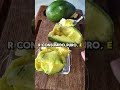 O abacate é uma fruta extremamente nutritiva e versátil. #saúde