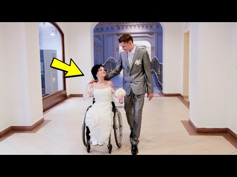 Video: Bagaimana cara pengiring pengantin berjalan menyusuri lorong?