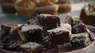 Levi roots, star of 2006 dragon's den, shows how to make a real
caribbean treat - ginger, pecan and rum chocolate brownies. great
recipe from levi's cookery ...