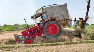 dangerous tractor stuck in the canal | tractor fail | tractor trolley pulling fail in the canal screenshot 5