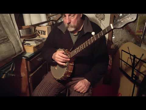 Clawhammer banjo basic strum - YouTube