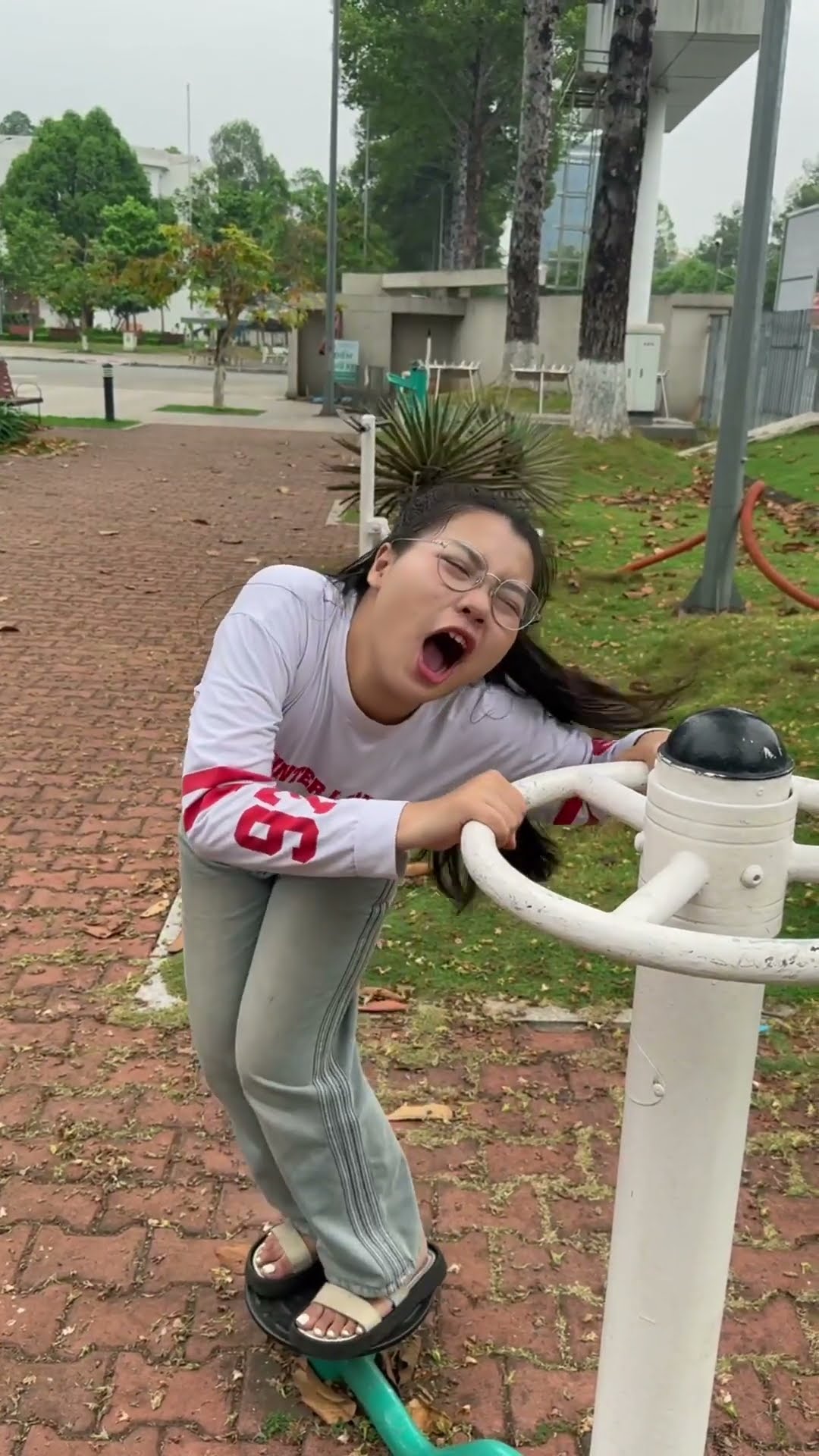 Su Hao comedy: ghost park ?