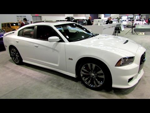 2014-dodge-charger-srt8---exterior-and-interior-walkaround---2014-ottawa-gatineau-auto-show