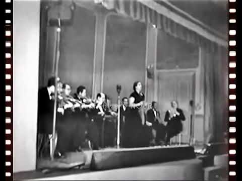 مقطع أرشيفي من النوادر المصورة للسيدة أم كلثوم حفلة 24 فبراير 1955 ذكريات جزء