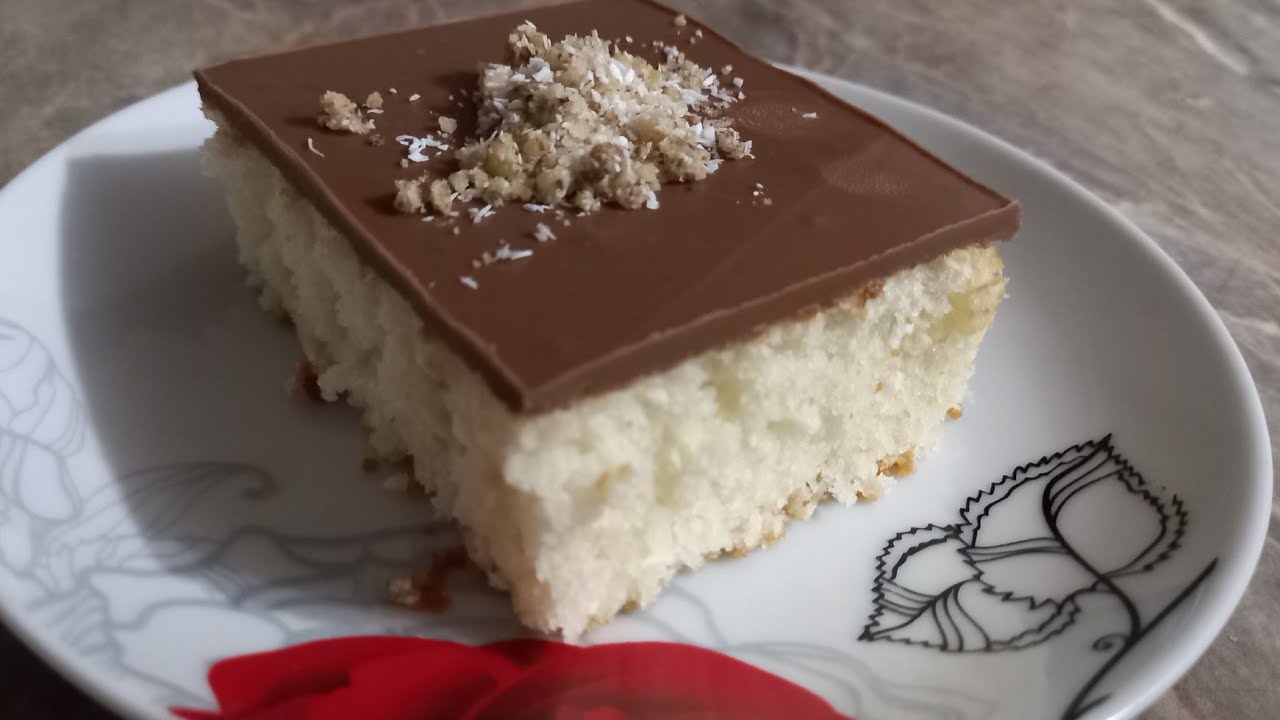 Brz i jednostavan kolač od kokosa bez jaja miksera i vage mjera na čaše