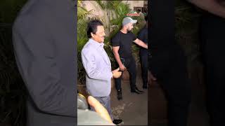 Udit Narayan brings his cheerful spirit! See how the paps encourage him to sing.🎤 ||Bollywood Update