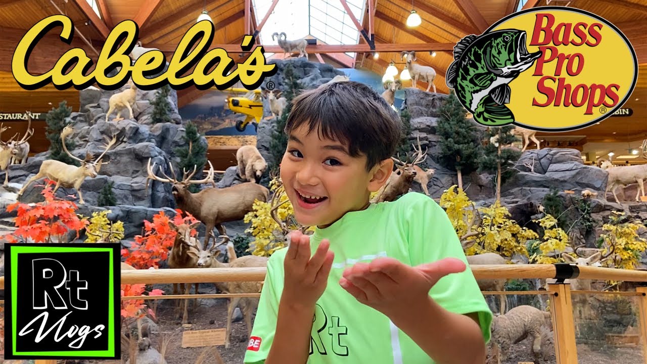 Shopping at Bass Pro Shop & Cabela's with the Family 