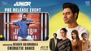 Download Lagu Choreographer Revanth Golamandala Energetic Dance At JUNIOR Pre Release Event | Kireeti, Sreeleela MP3 Download Lagu Choreographer Revanth Golamandala Energetic Dance At JUNIOR Pre Release Event | Kireeti, Sreeleela MP3