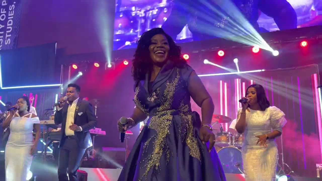 Piesie Esther thrills crowd with Ziba Beko Agye Won Nsem at Obaapa Christys 20th Concert